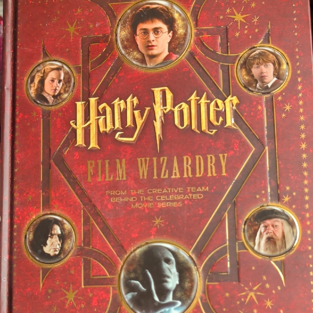 Harry Potter Film Wizardry Book - Red Cover